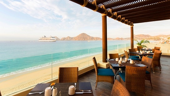 Dining at Villa Del Arco