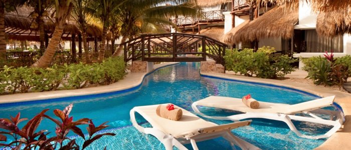 El Dorado Casitas Royale include swim up suites