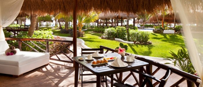 El Dorado Casitas Royale offers presidential suites with stunning tropical garden and ocean views