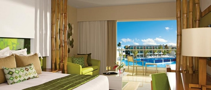 now-onyx-Jr-Suite-preferred-club-Pool-View