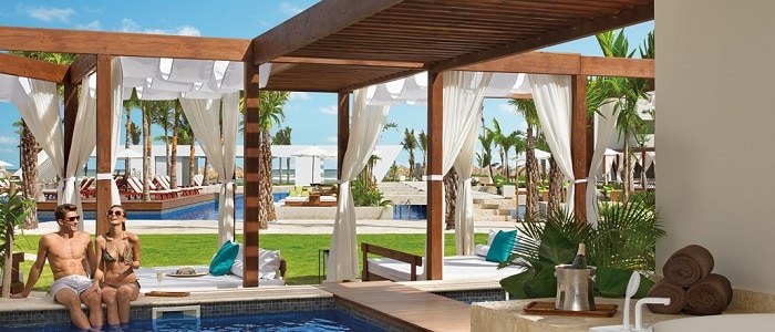 now-onyx-preferred-club-junior-suite-private-pool