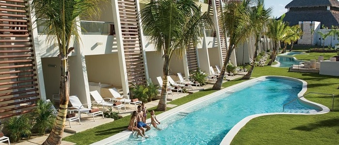 now-onyx-preferred-club-swim-up