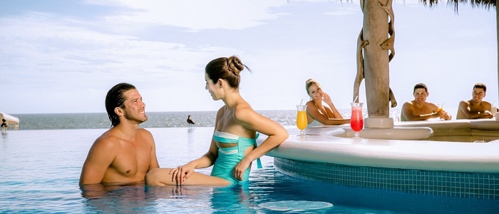 swim up bar