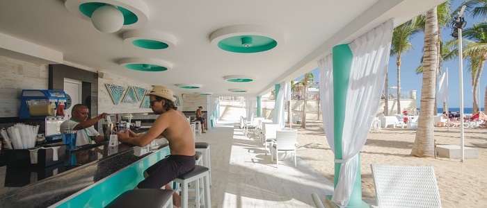beach and bar at riu cabo san lucas