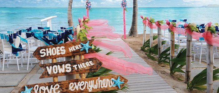 Let's go stick our toes in the sand Let's go stick our toes in the sand