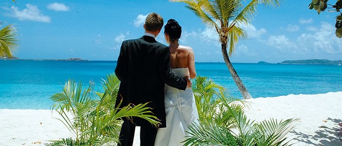 Book your destination wedding at Palm Island Resort