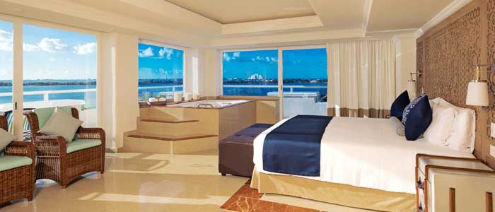 Presidential bedroom Panama Jack Cancun