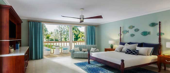 Tropical Beachfront Concierge King - BCK Tropical Beachfront Concierge King - BCK