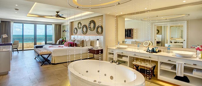 Diamond Club Honeymoon Suite - All Luxury Included