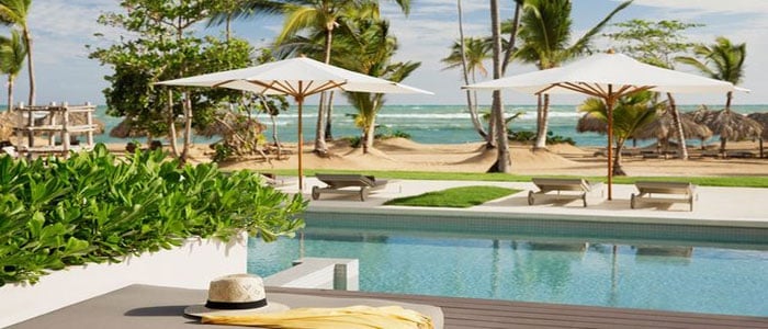 Beachfront Honeymoon Swim Up Suite