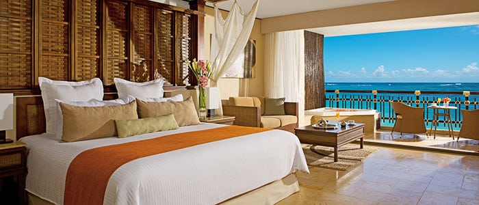 Preferred Club Honeymoon Oceanfront Suite