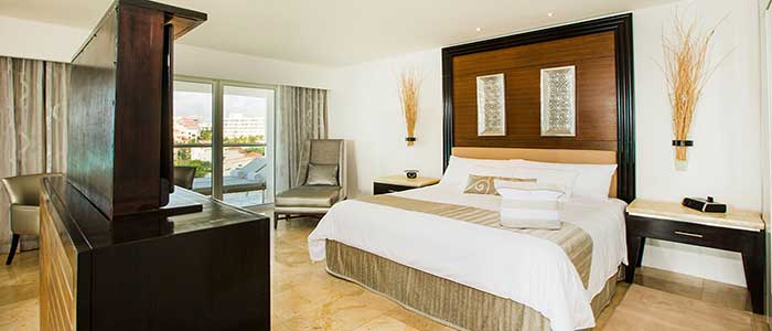 Governor Suites are set in the prime spot for Caribbean views