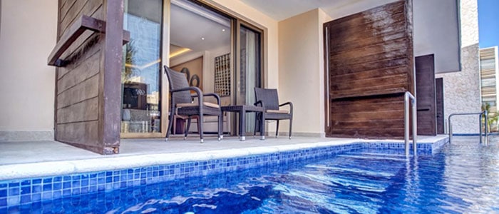 Luxury Suites Swim Out