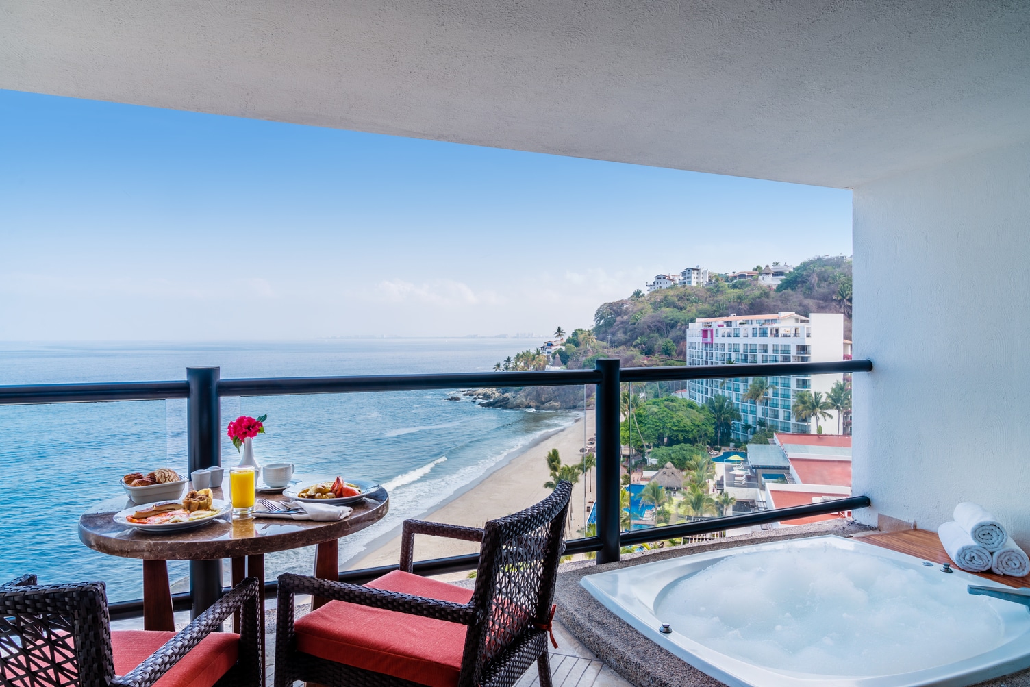 Hyatt-Ziva-Puerto-Vallarta-Club-Ocean-Front-Hot-Tub-King-Balcony |  Honeymoons Inc