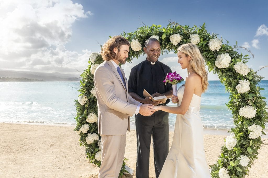 Elopement Wedding Packages Savannah : All inclusive, officiant & photography packages!