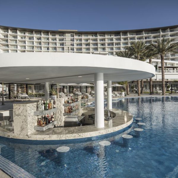 Le Blanc Spa Resort Los Cabos - Le Blanc Cabo Swim Up Bar 600x600