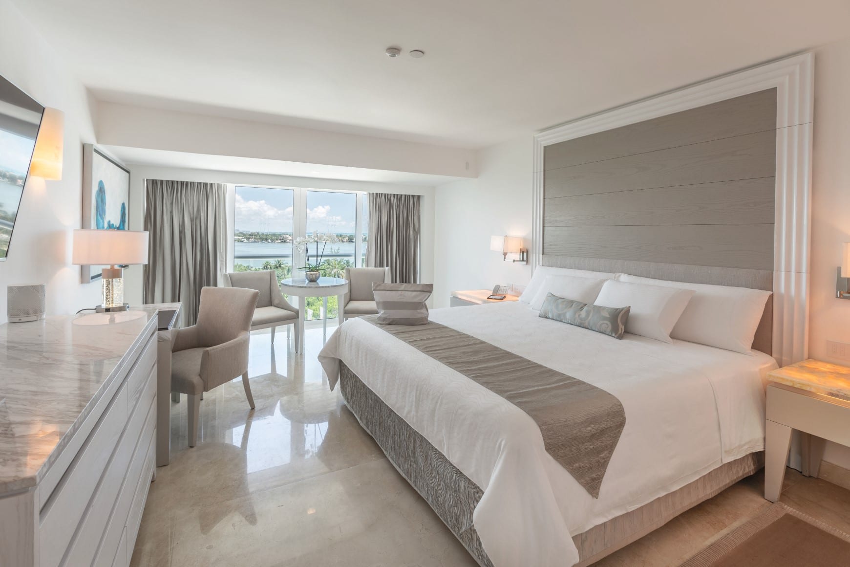 leblancroyaledeluxelagoonview Honeymoons Inc