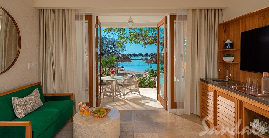 sandals honeymoon suite