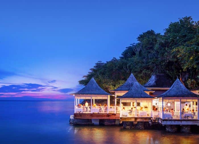 couples-tower-isle-bayside