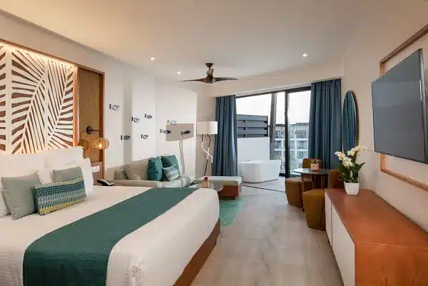 preferred-club-junior-suite-tropical