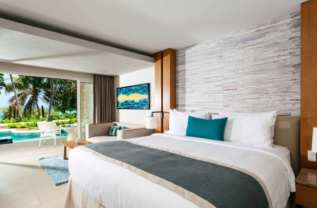 Sonesta OP- Swimout Jr Suite