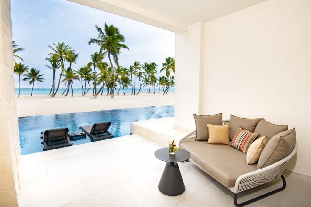 Hyatt-Zilara-Cap-Cana-Oceanfront-Junior-Suite-Swim-Up