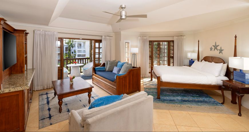 Tropical-Oceanview-Oversized-Concierge-Family-Suite